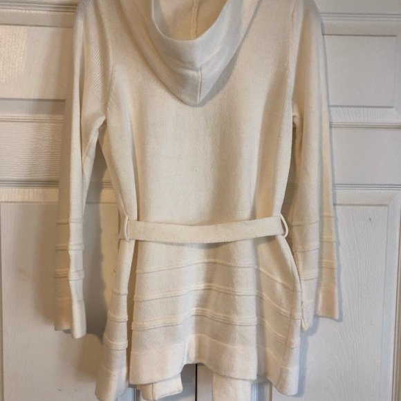 Cardigan sweater with belt - Picture 2 of 3